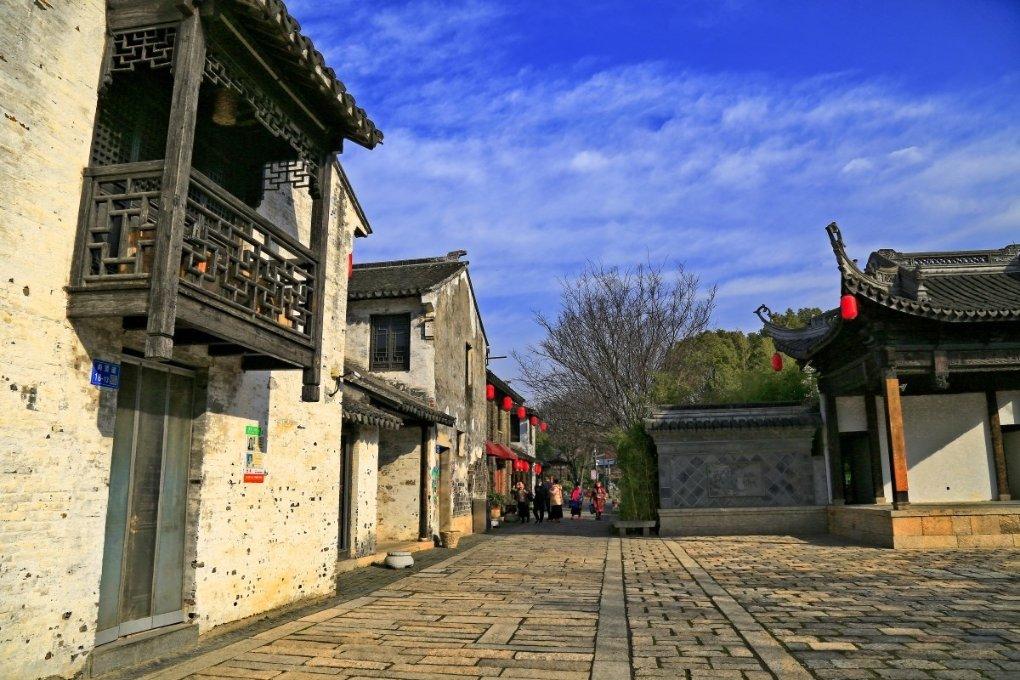 顽军向日占区贩卖烟土,被八路军岗哨逮住后,狡辩:我是115师的